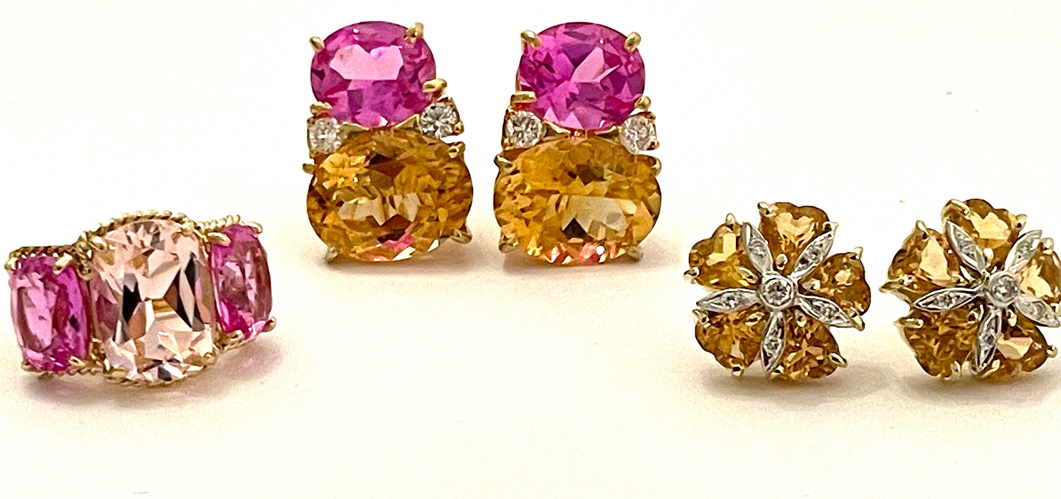 18kt Yellow Gold Three Stone Ring with Pink Topaz and Blue Topaz and Rope Twist Border
